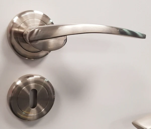 Sonnato Monza Satin Chrome Lever On Rose C/W Escutcheon