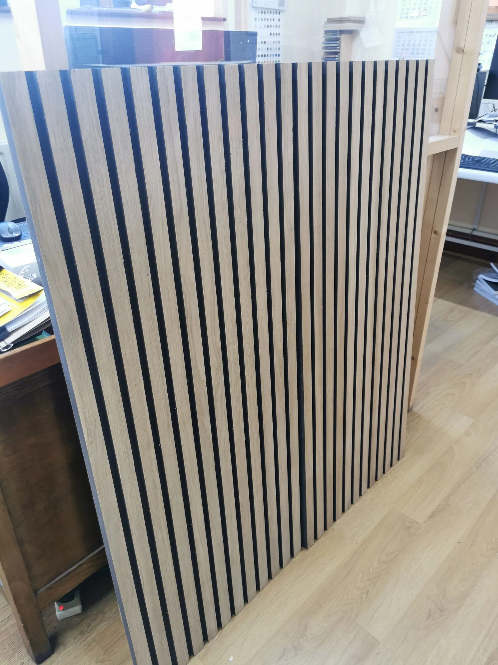 Cr. W/Oak Veneer on Black Core MDF 2Sides 2400 X 1220 X 19mm - Image 2